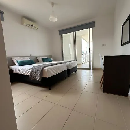 Fig Tree View 1 Apartment *